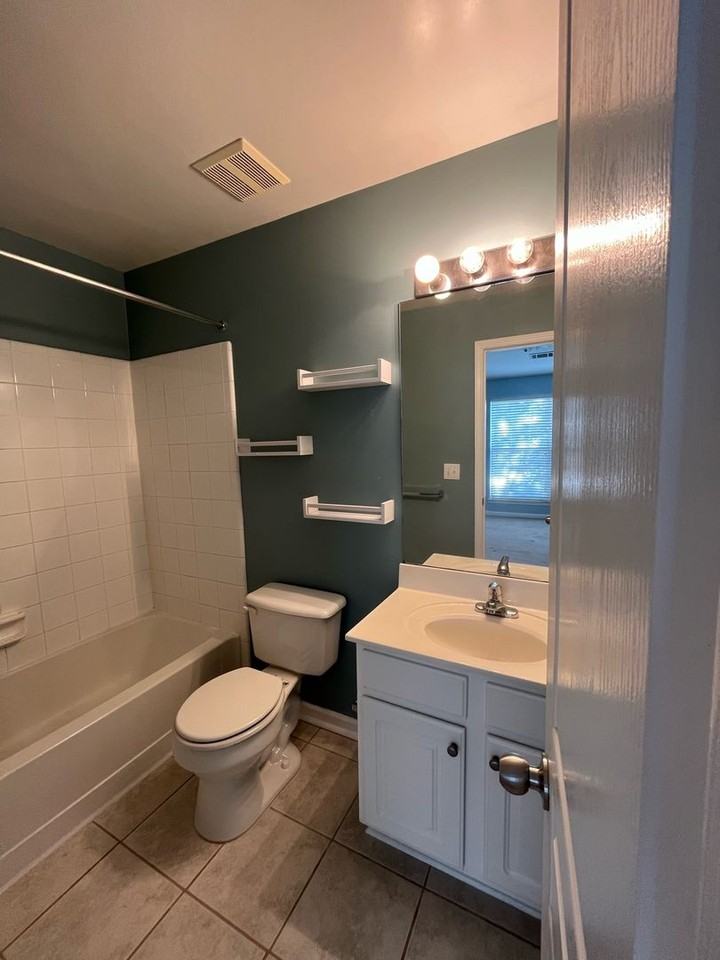 833 Old Greenville Highway - Photo 6 of 20