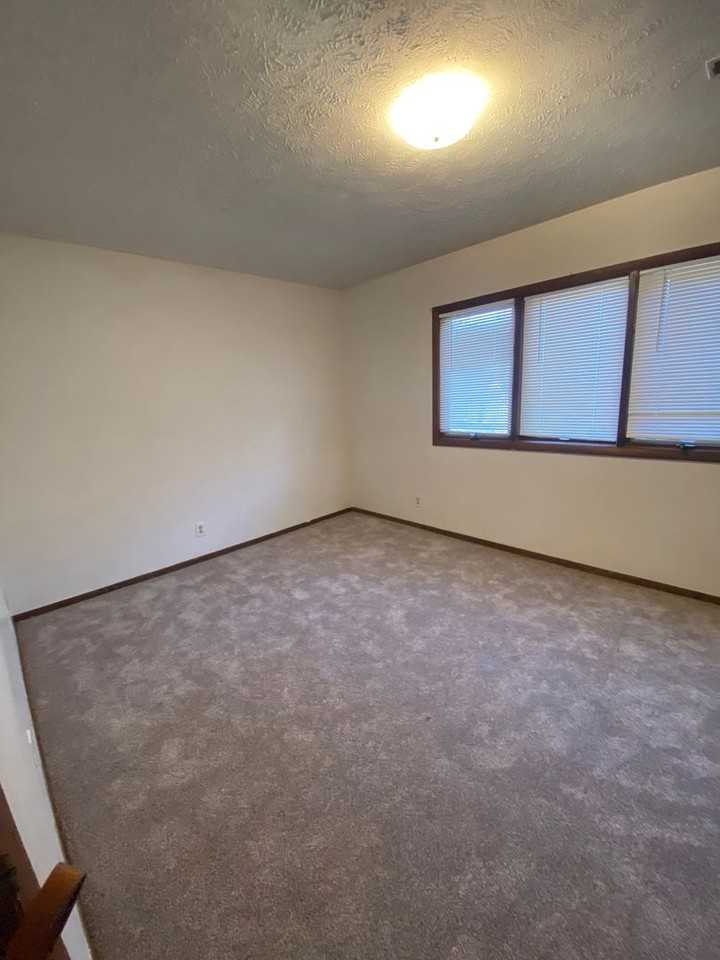 4917 Walker Ave - Photo 2 of 5