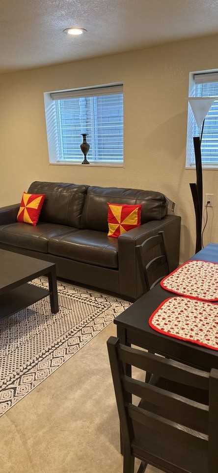 1036A 45th St - Photo 5 of 17