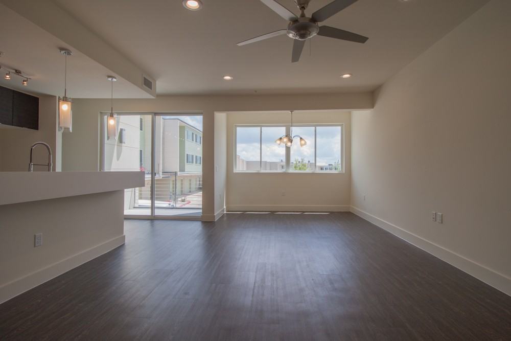 604 N Bluff Dr #245 - Photo 7 of 20
