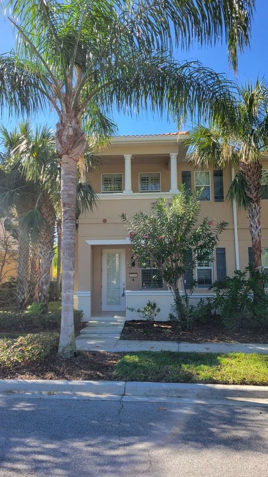 3716 82nd Avenue Cir E #101