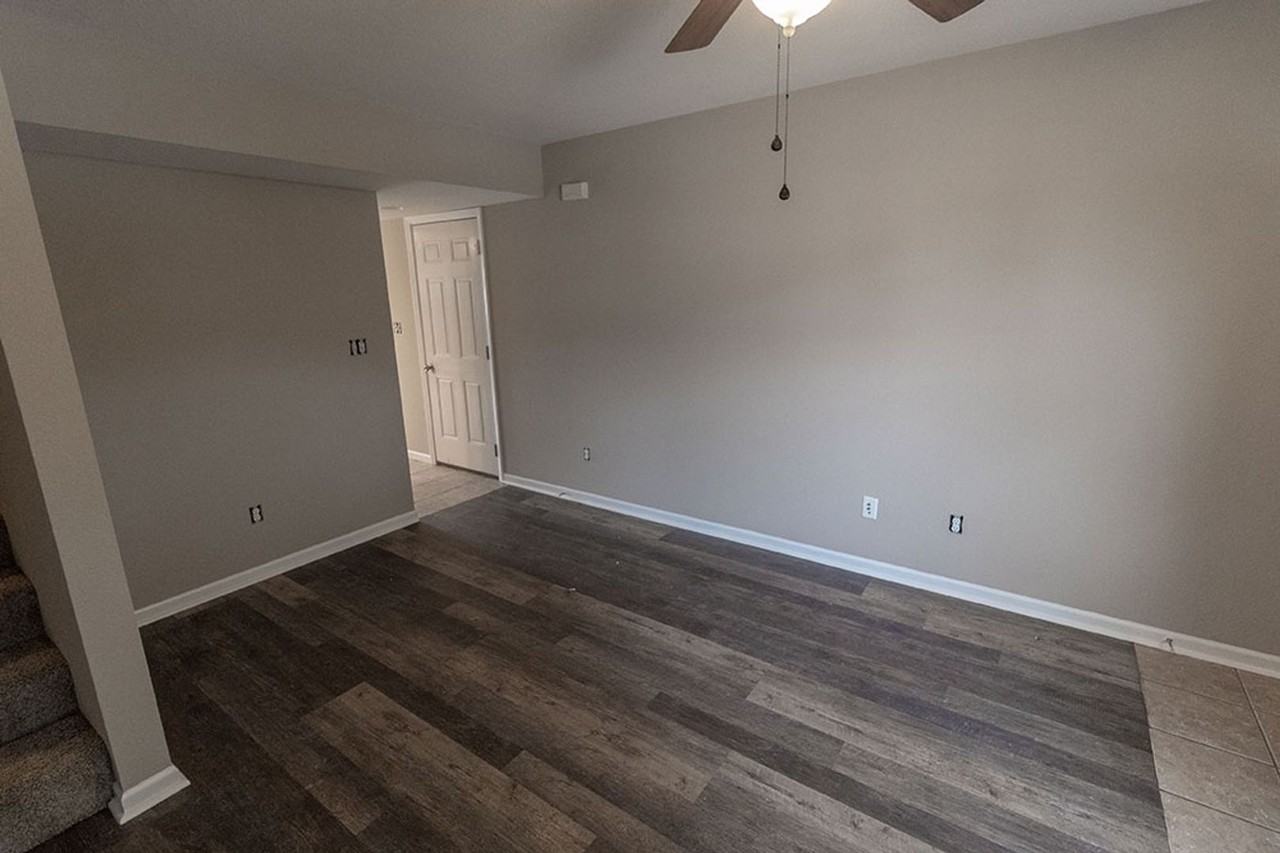 1302 E Brown School Rd - Photo 4 of 29