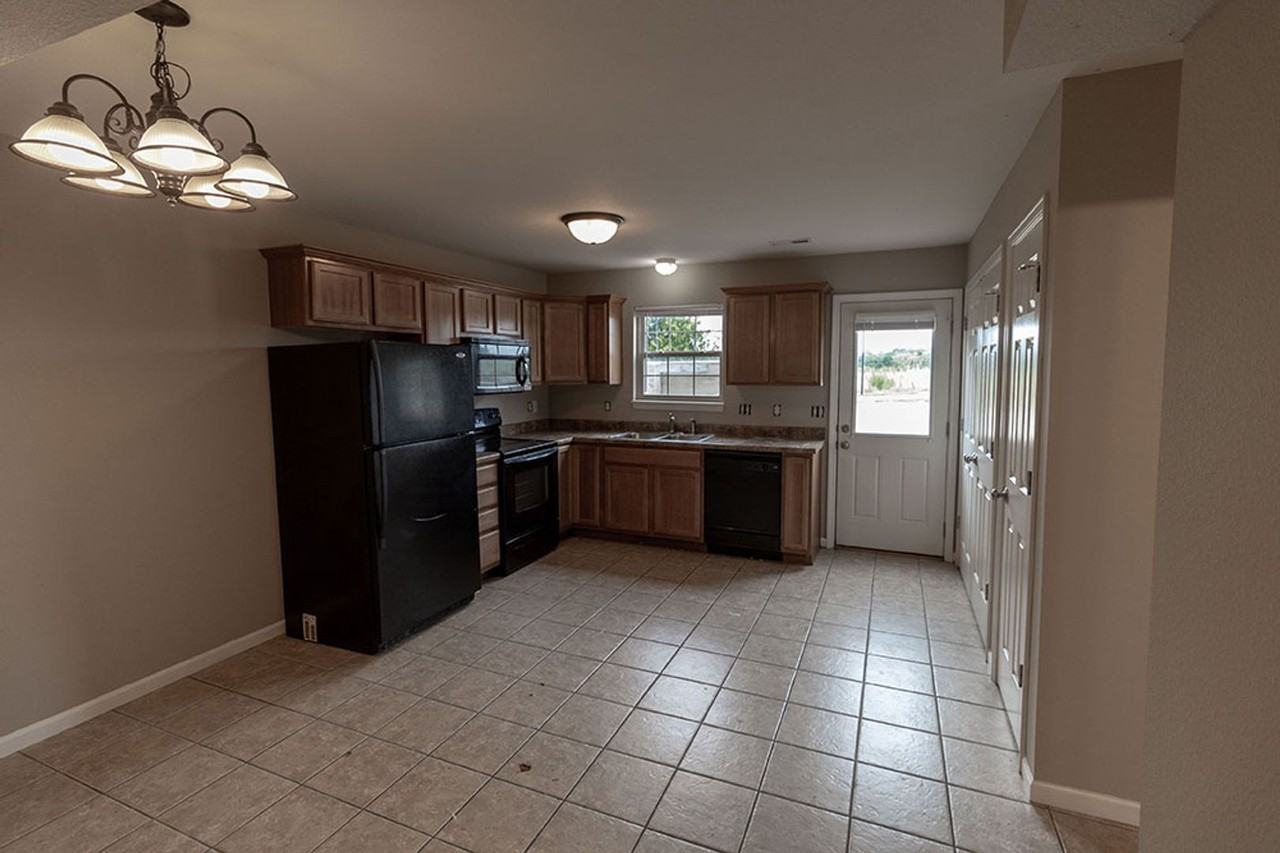 1302 E Brown School Rd - Photo 5 of 29