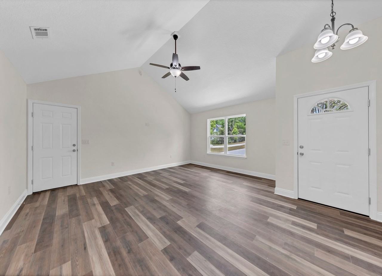 106 Eastview Dr - Photo 4 of 24