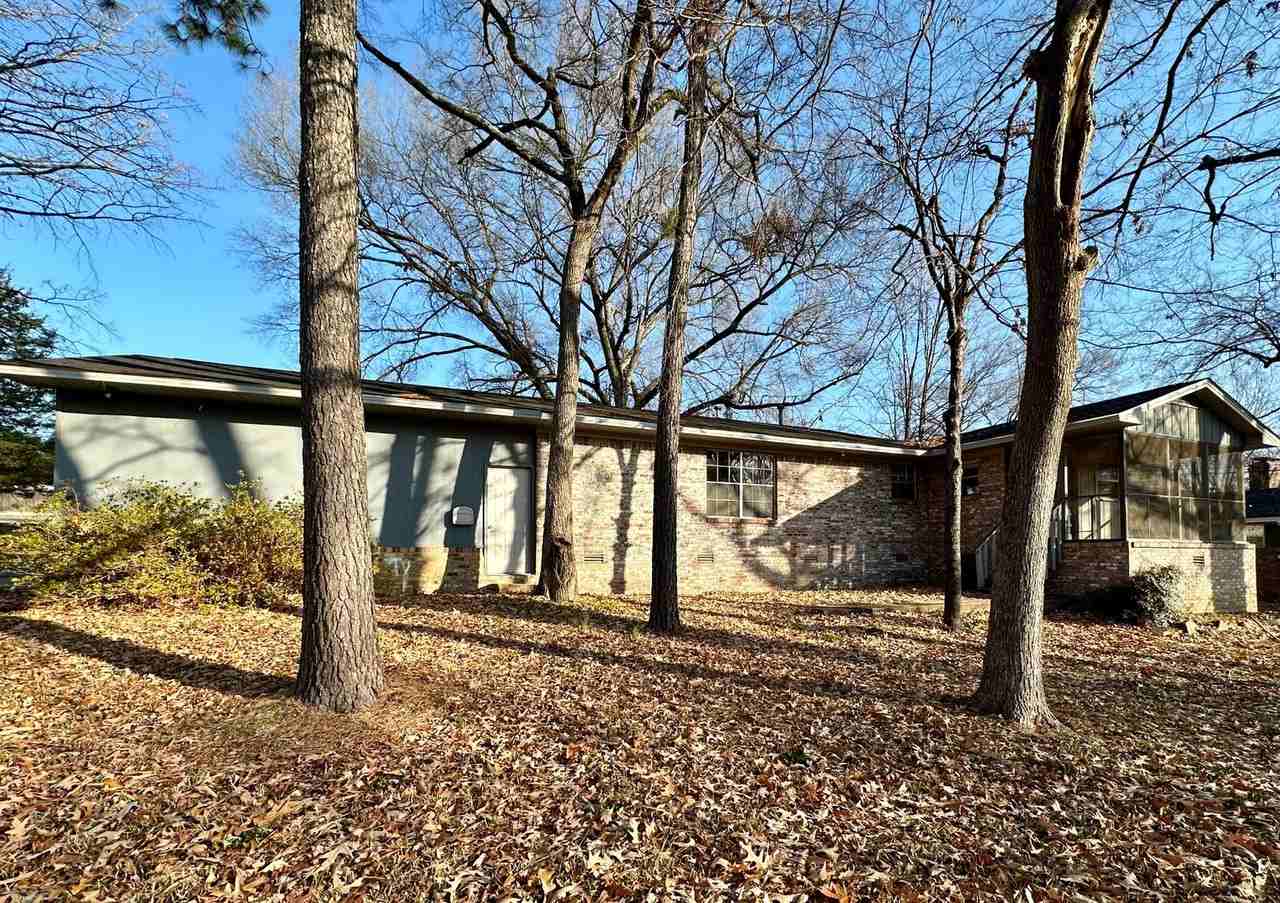 2507 Bradley Ln - Photo 2 of 15