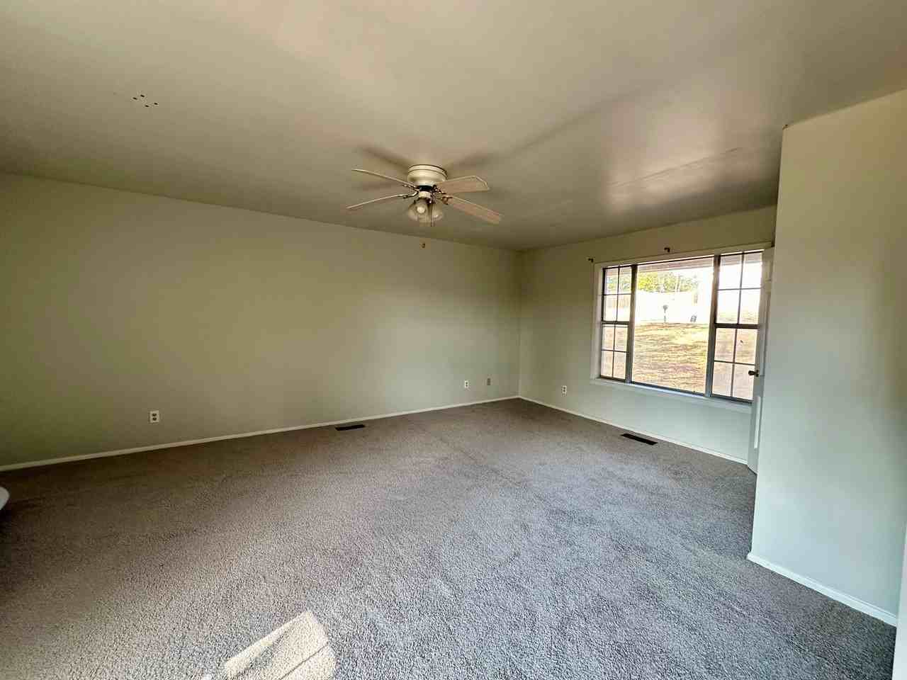 2507 Bradley Ln - Photo 3 of 15