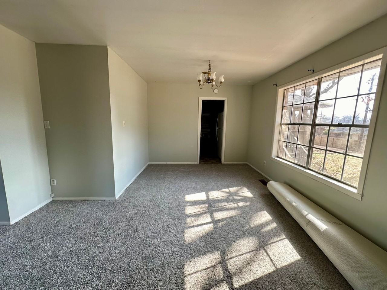 2507 Bradley Ln - Photo 4 of 15