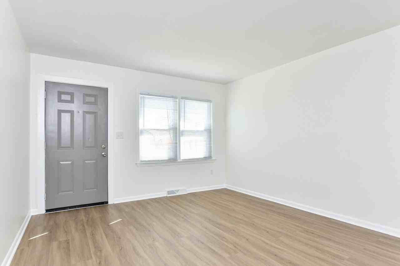 Charlestown - Photo 7 of 50