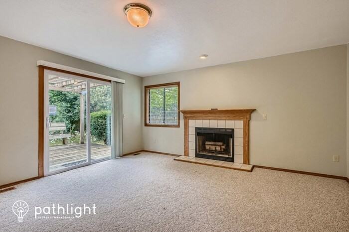 205 Spring Pl - Photo 2 of 12