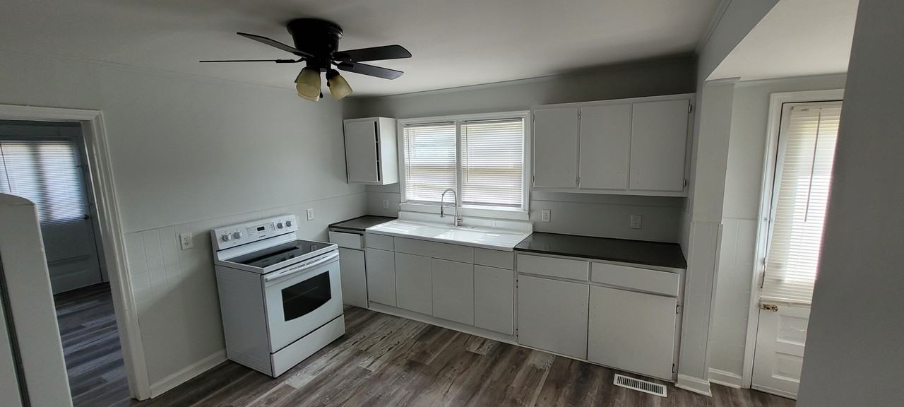 914 Cranbrook St #NA - Photo 3 of 6