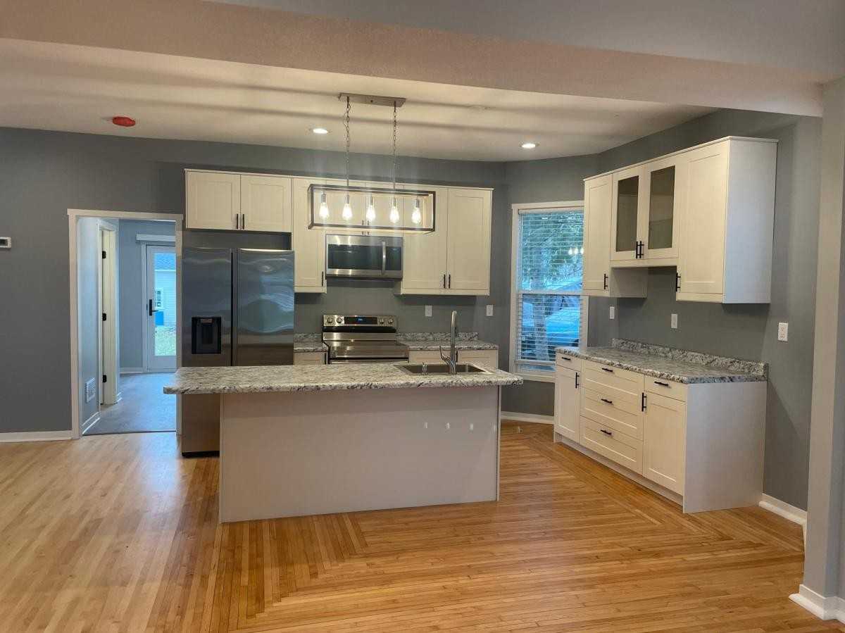 201 9th Ave S #NA - Photo 2 of 24