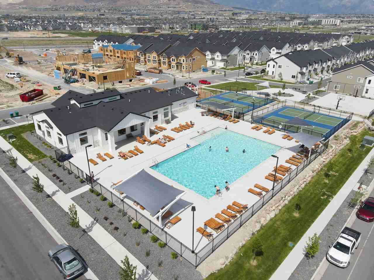 1478 N Sage Dr - Photo 3 of 15