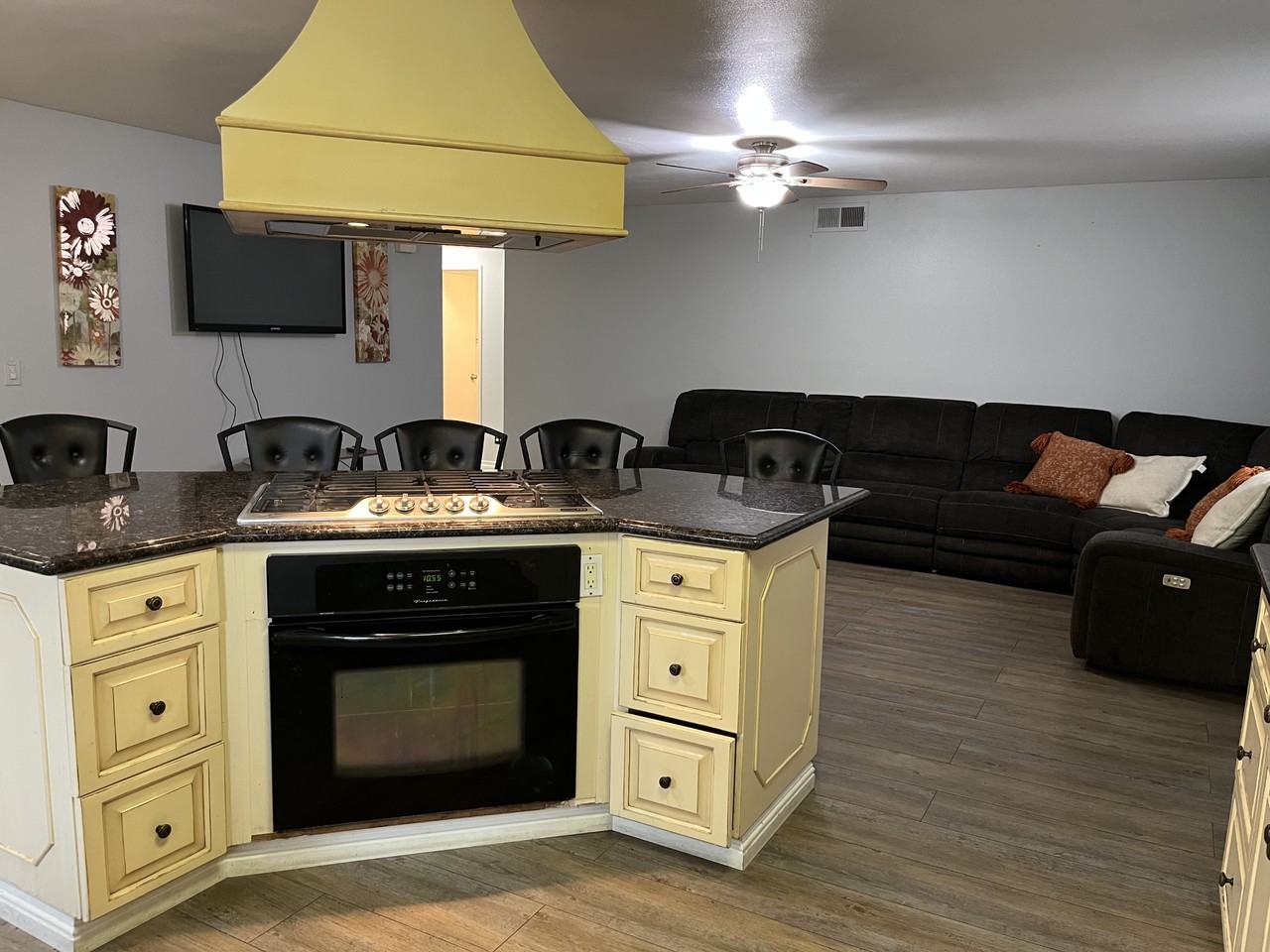 6126 Danby Ave #NA - Photo 3 of 10