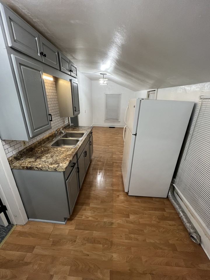 2325 S Madison Ave #NA - Photo 3 of 8