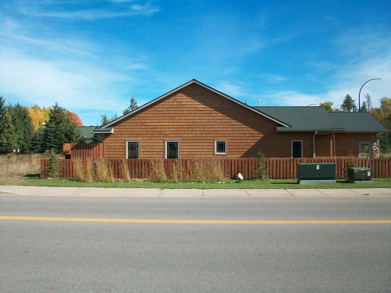 205 SE 17th St - Photo 2 of 11