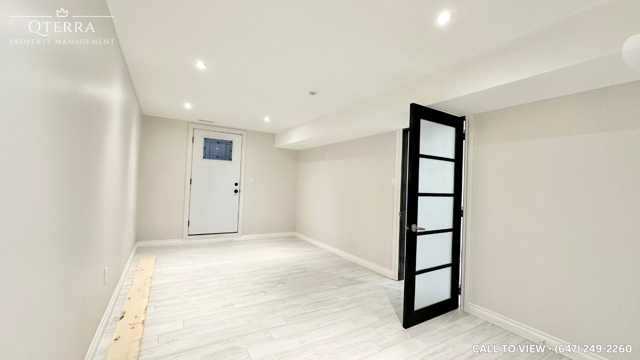 2-331 Cheryl Mews Blvd, Newmarket, Ontario L3X 3J6 - Photo 2 of 11