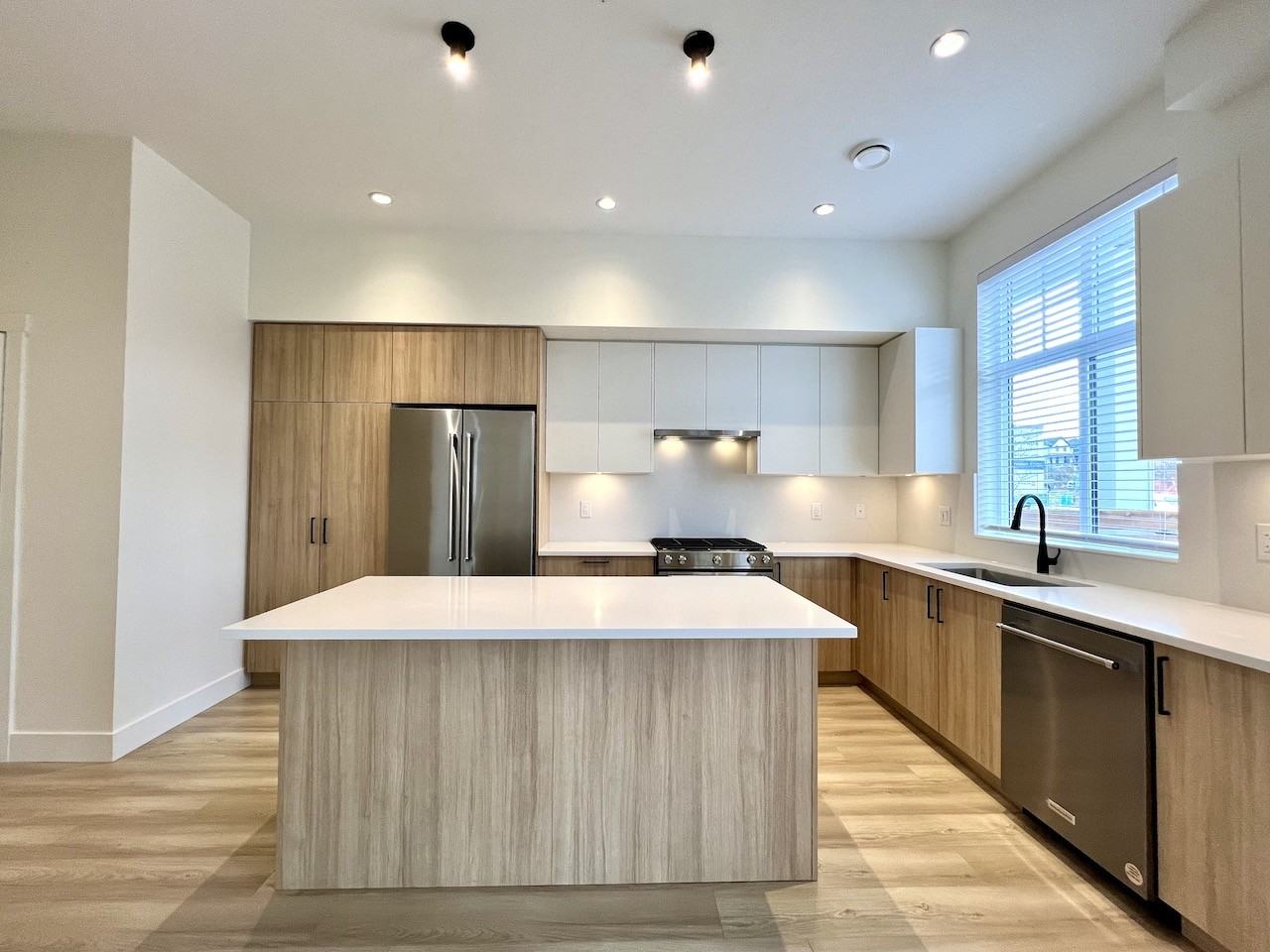 Brand New Town House in Willoughby Height Langley - Photo 3 of 10
