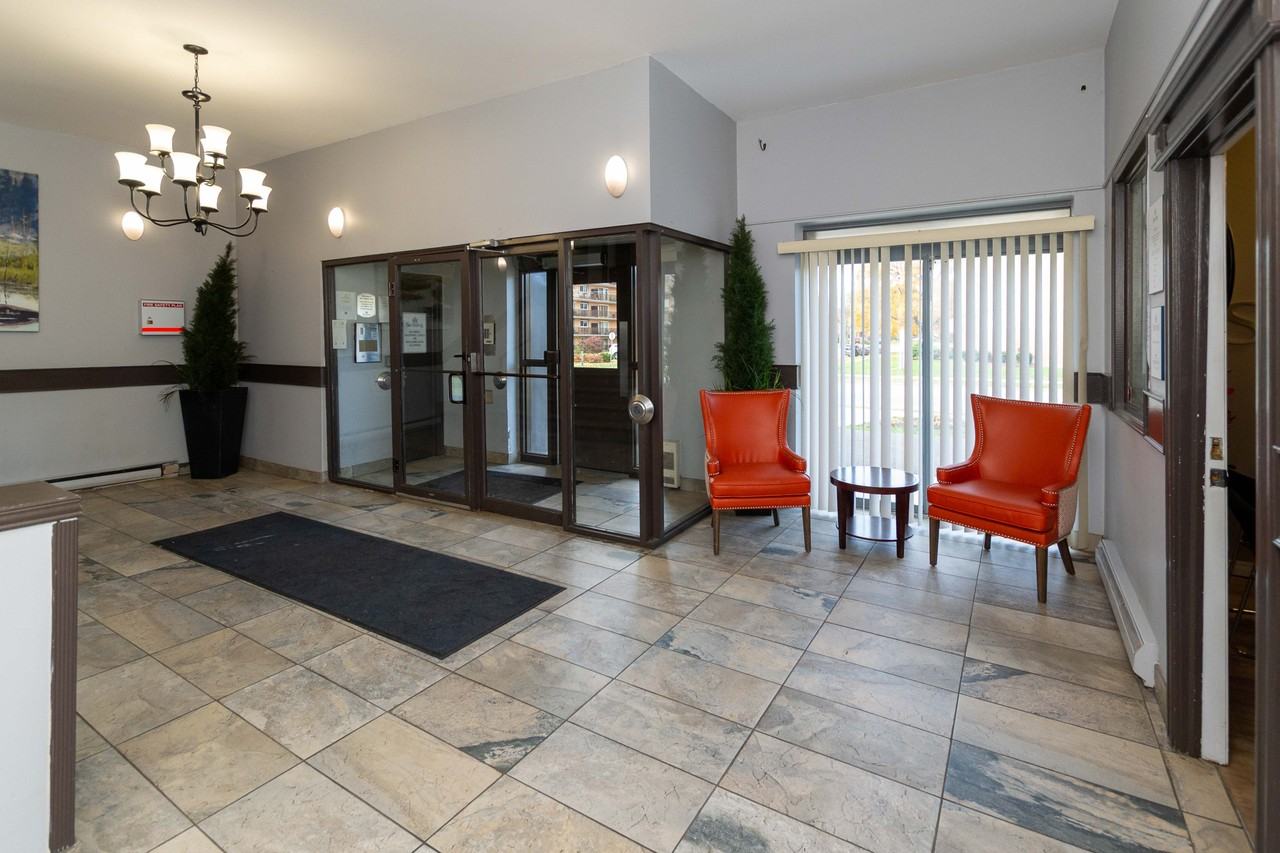 Regal Towers Apartments 880 Colborne Rd, Sarnia, ON N7V 3K3 Zumper
