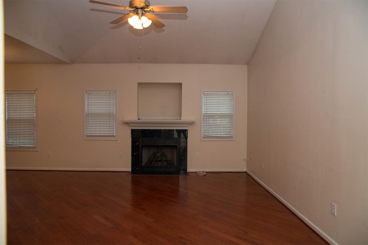 36 Wateredge Ln #1 - Photo 3 of 37