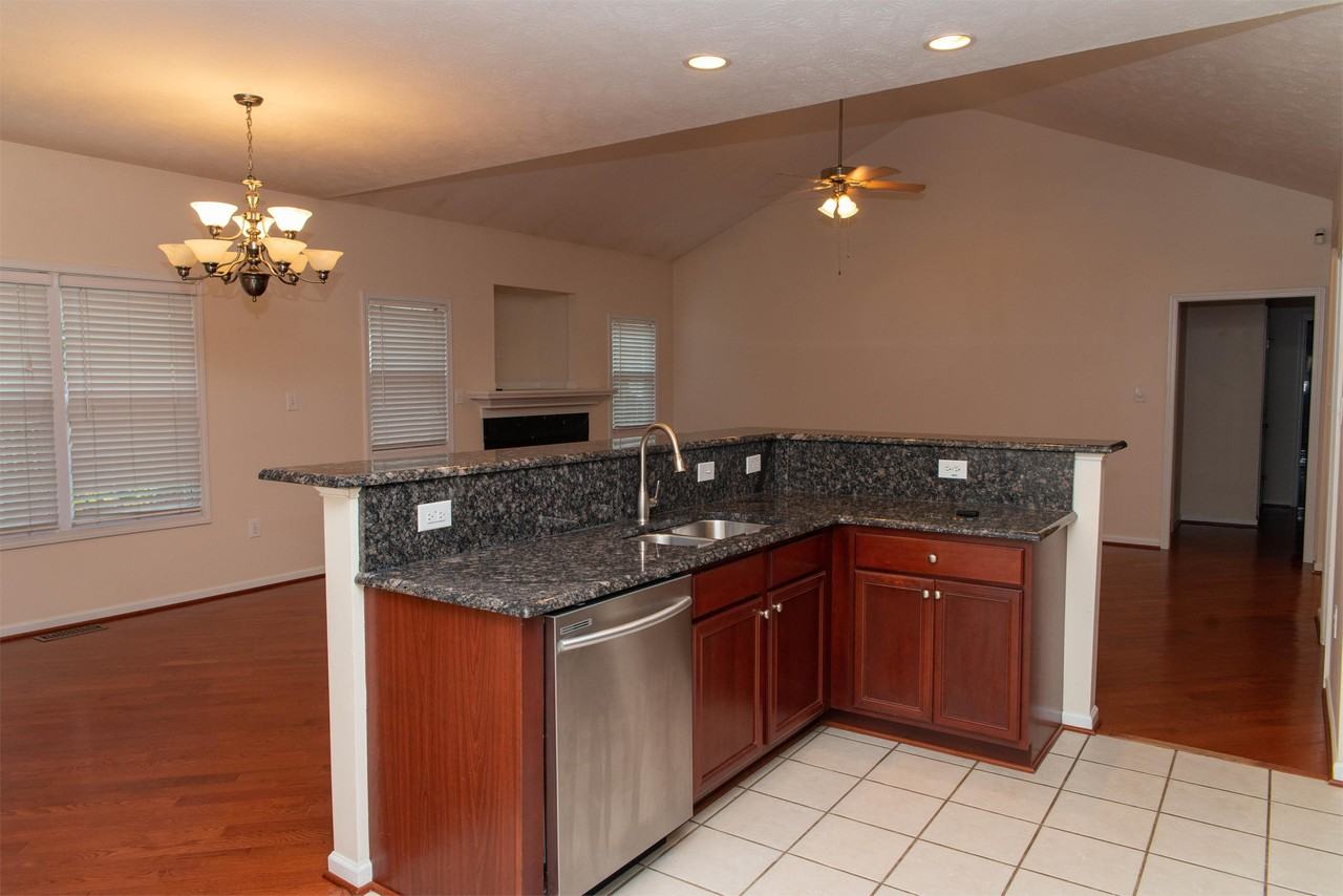 36 Wateredge Ln #1 - Photo 7 of 37