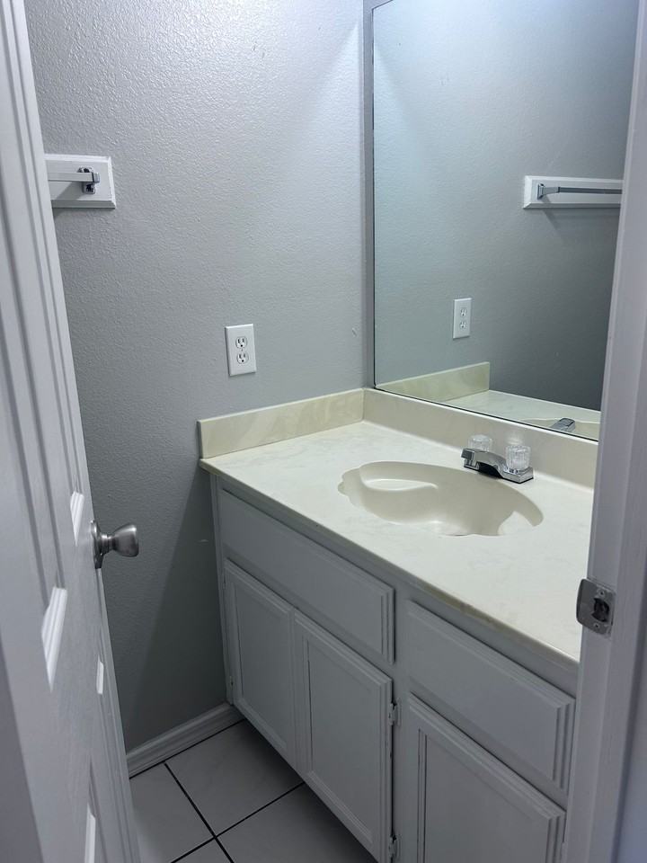 2202 W Elisa Ln #2202-11 - Photo 3 of 14