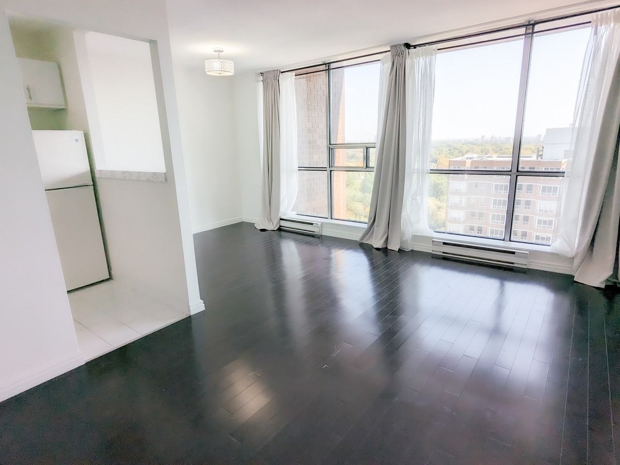 914 Yonge St Ste 1204