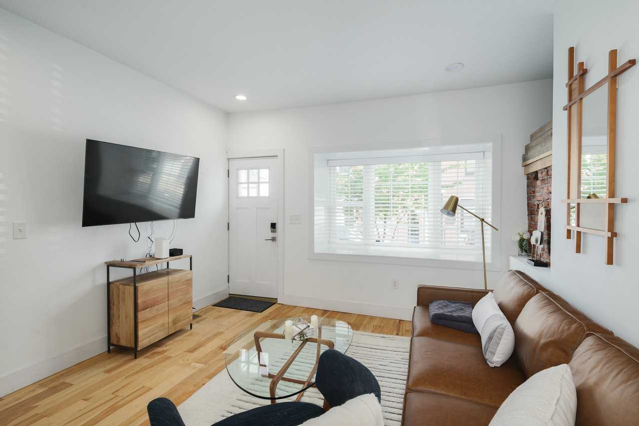 2223 Taggert St #1 - Photo 3 of 28