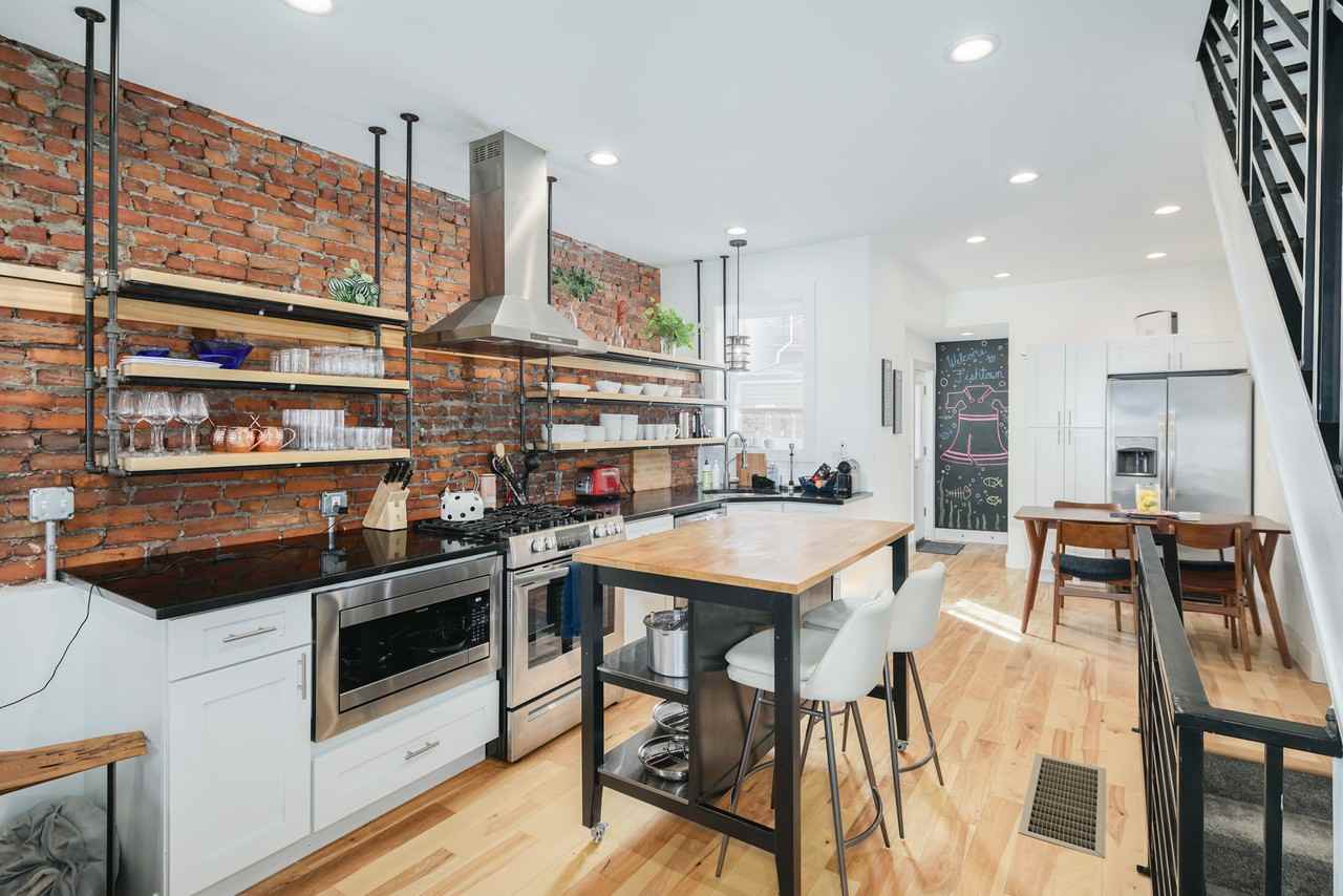 2223 Taggert St #1 - Photo 4 of 28