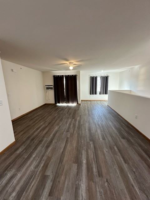 815 E Wisconsin St #504 - Photo 3 of 10