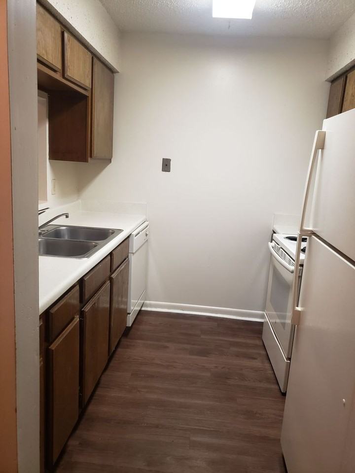 288 Yelton Ct - Photo 2 of 6