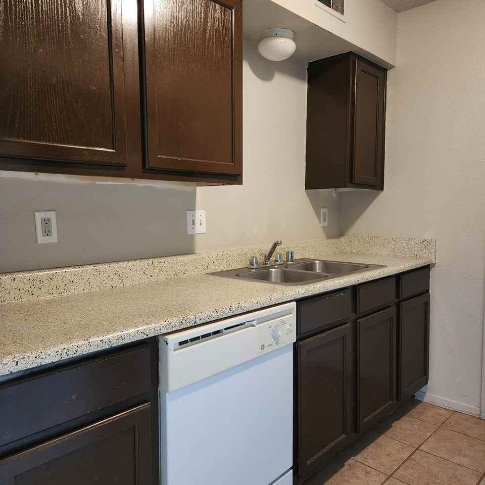 6510 Mabelvale Cut Off Apt 35 #35 - Photo 2 of 2