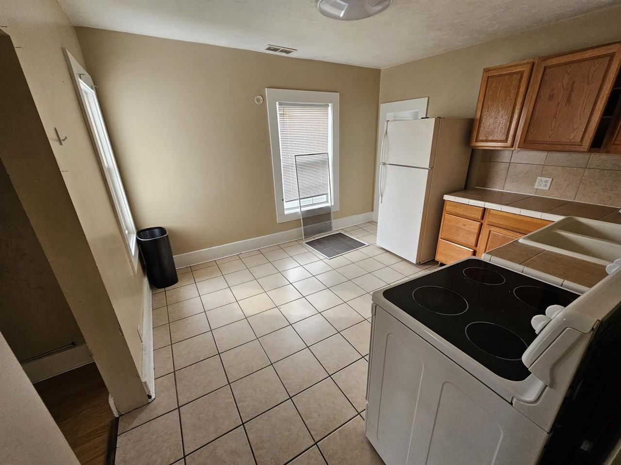 1815 1/2 Fletcher St #2 - Photo 4 of 9