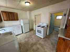 featured image of 108 S Foster St
