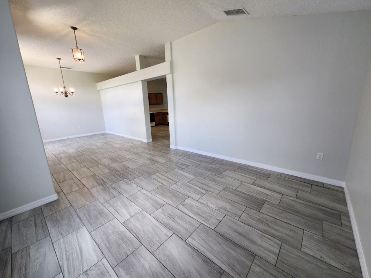 251 Magellan Dr - Photo 5 of 31