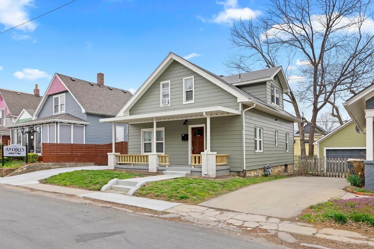 4442 Bell Street - Photo 3 of 24