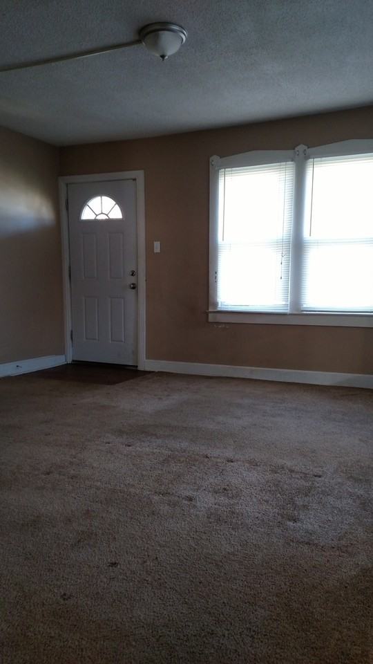1017 S Liberty St - Photo 2 of 12