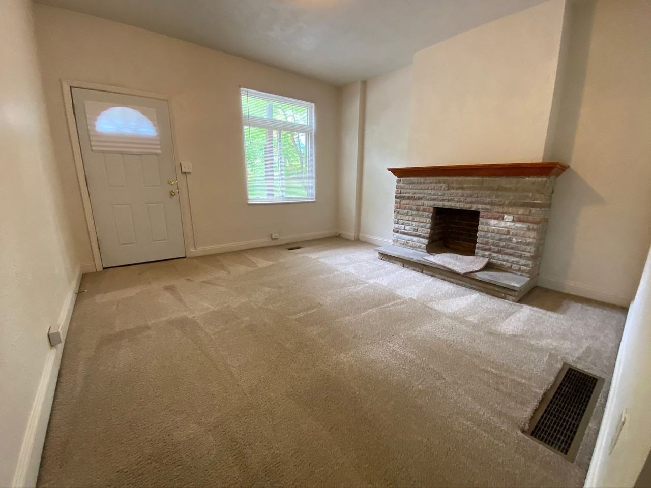 5440 Wilkins Ave - Photo 5 of 10