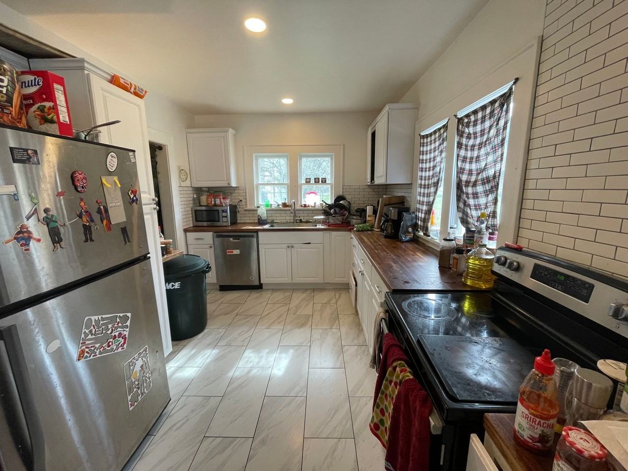 1005 Newell St - Photo 2 of 14