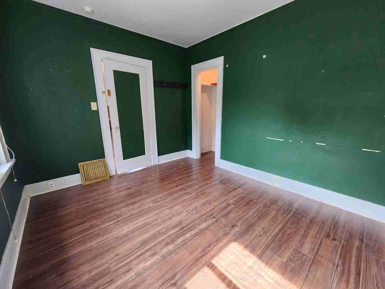 1005 Newell St - Photo 7 of 15