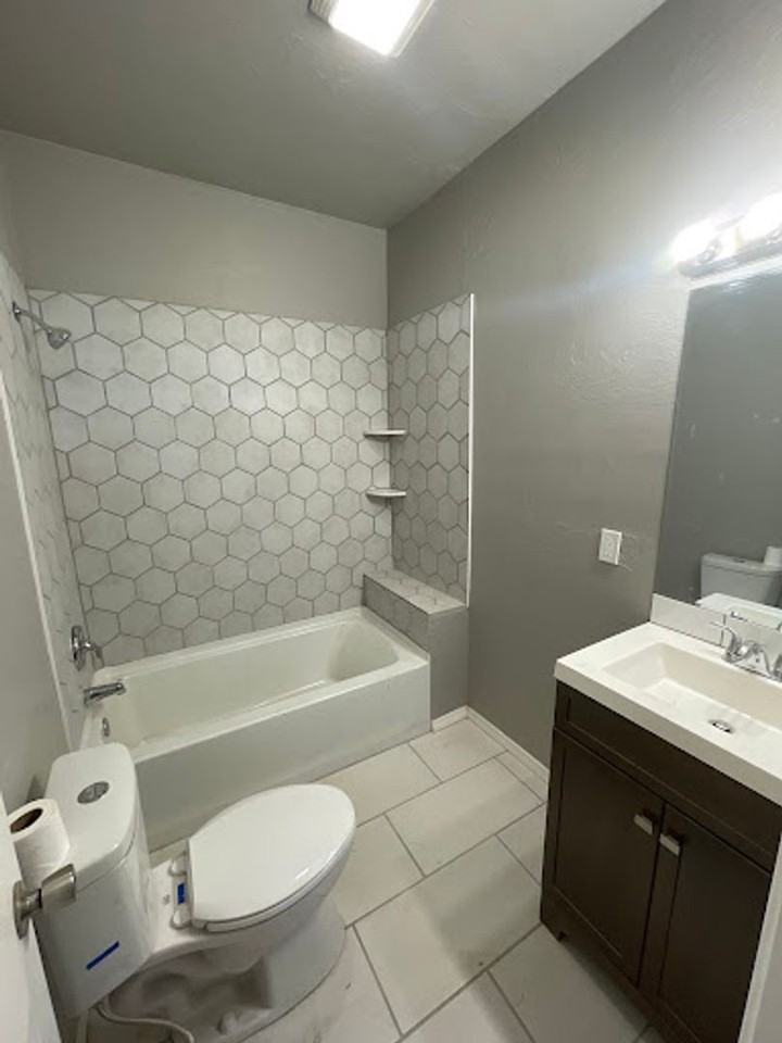 328 S Xanthus Ave - Photo 2 of 12