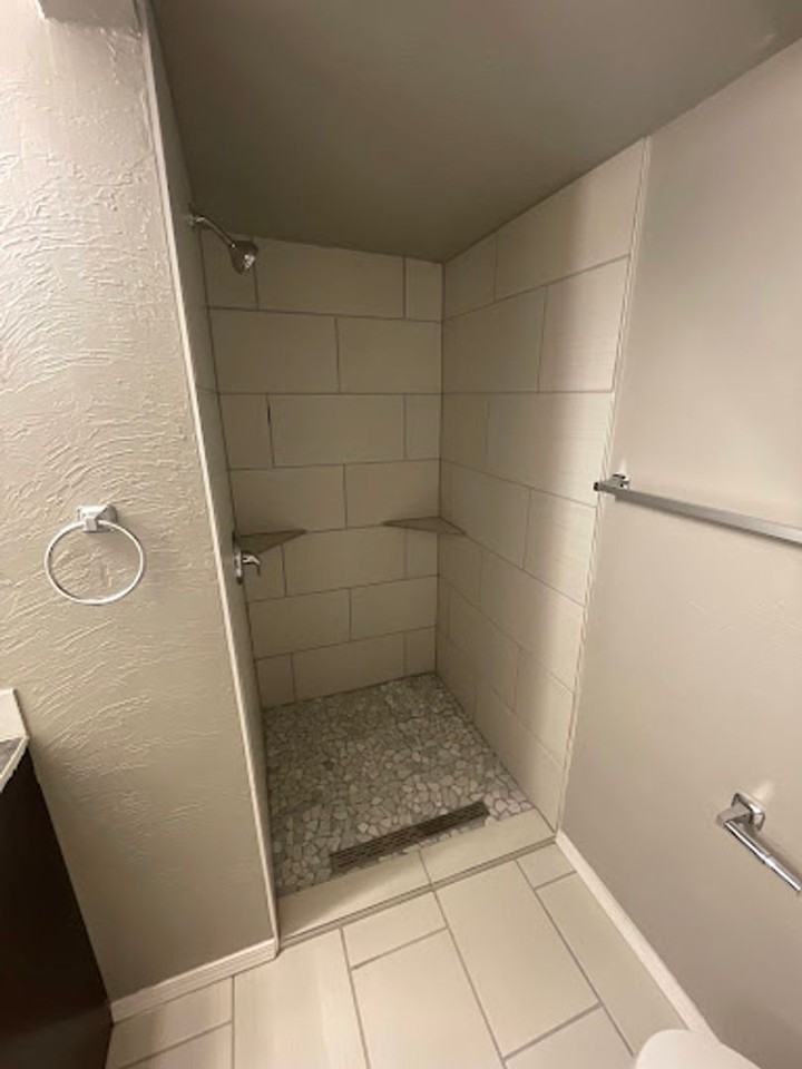 328 S Xanthus Ave - Photo 3 of 12