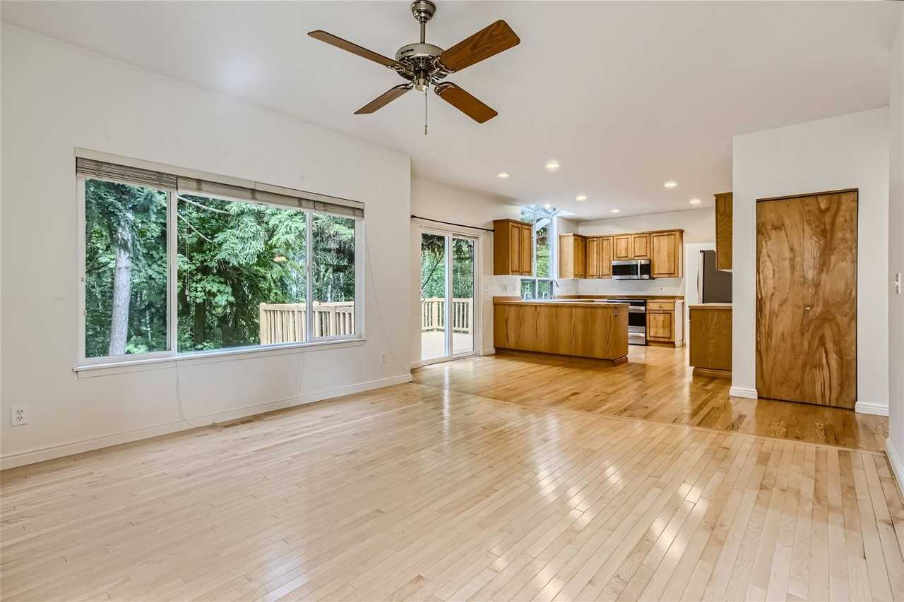 9038 Northeast 160th Place - Photo 5 of 29