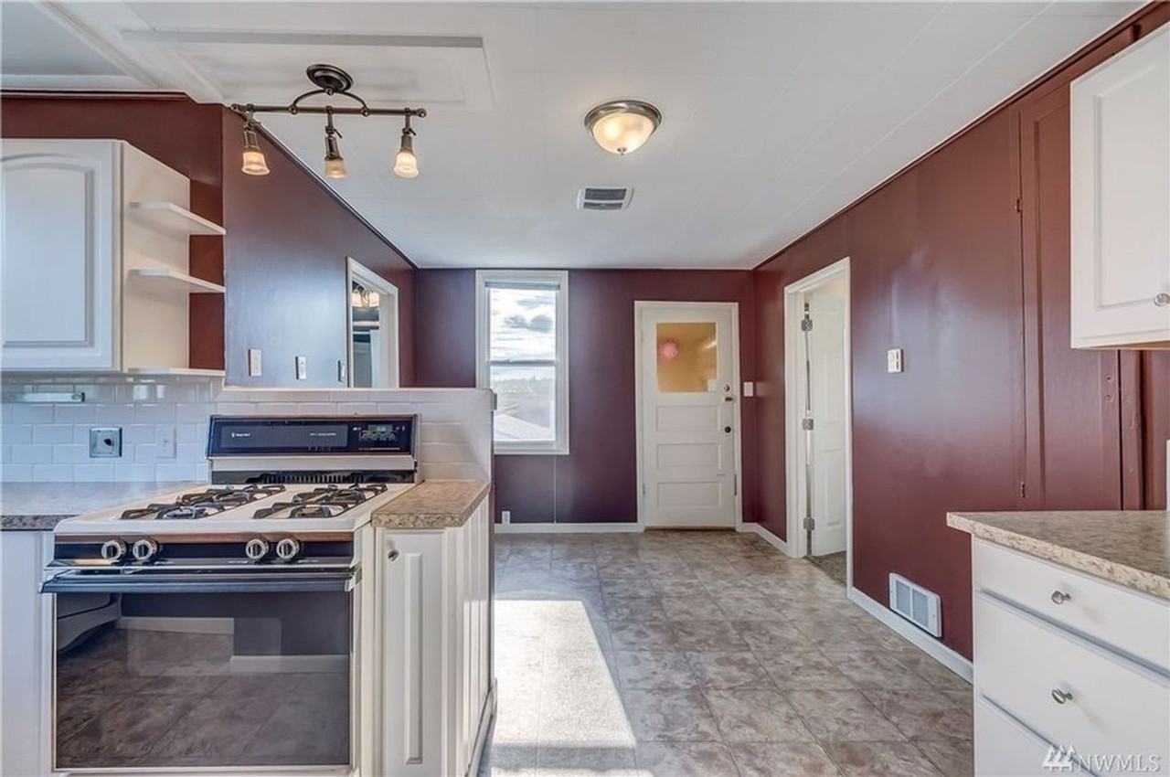 1254 Franklin St - Photo 2 of 21