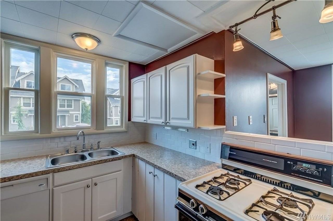 1254 Franklin St - Photo 6 of 21