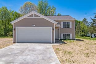 135 Schirmer Pkwy - Photo 1 of 1