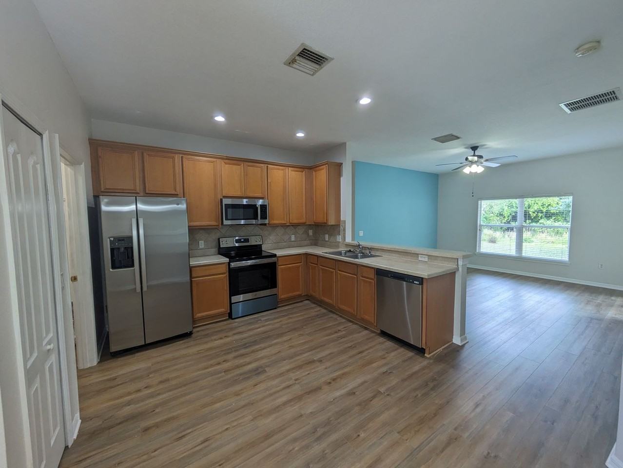 4067 Fitzroy Reef Dr - Photo 3 of 21