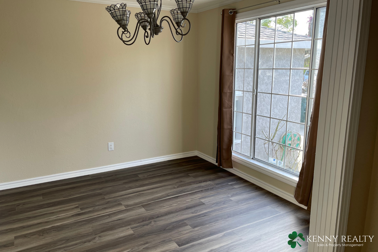 656 Scott Ave - Photo 3 of 12