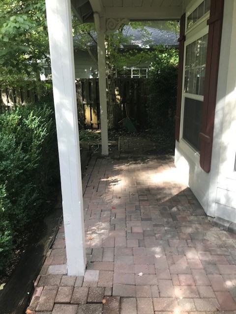 697 Nivens Ln - Photo 3 of 27