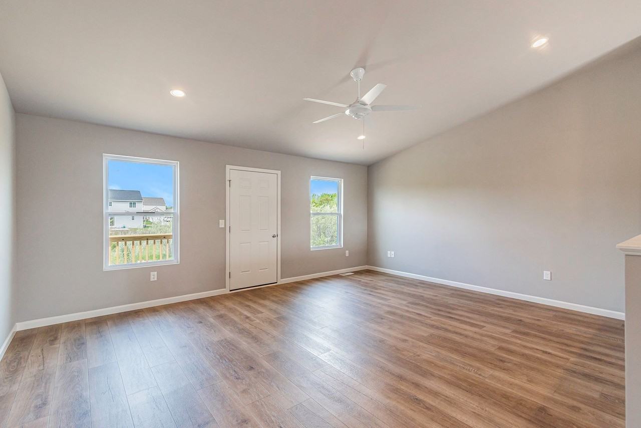 3049 Trafalgar Dr - Photo 5 of 17