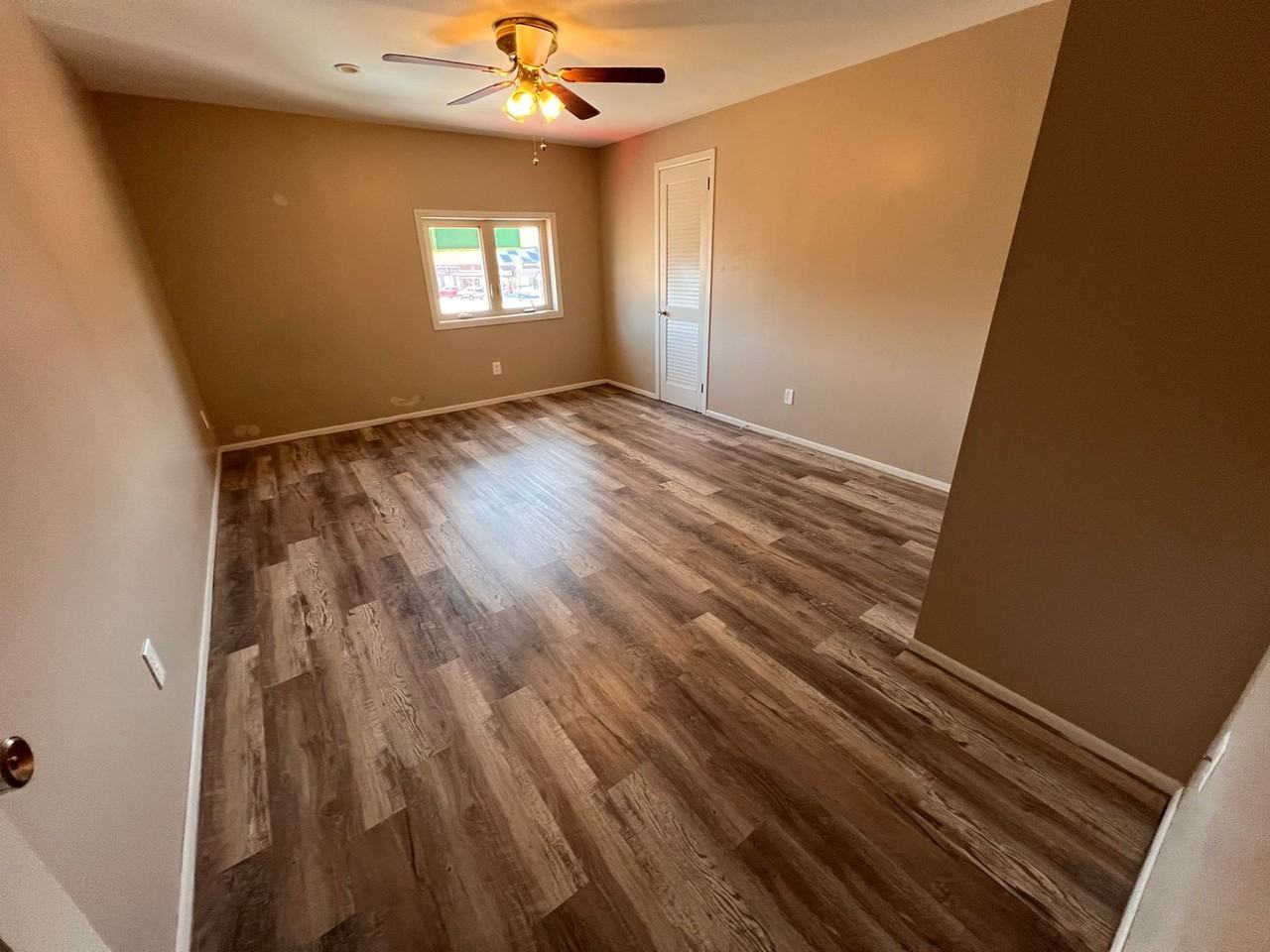 810 Merchant Street (Full Service) - Photo 2 of 22